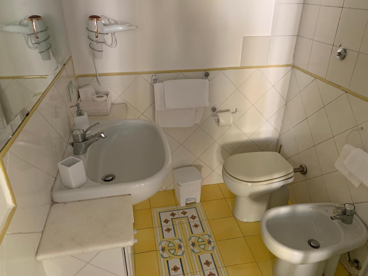 Le Stanze Di Sissi - Luxury Suites Naples Luaran gambar